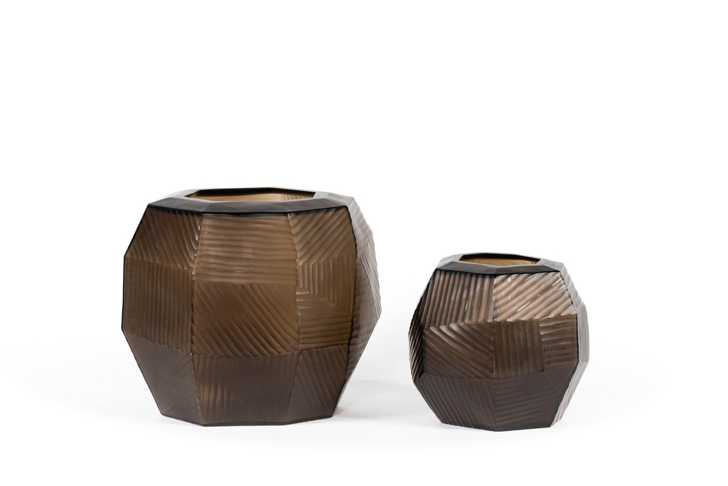 Facetted line cut vase - glass - smoke - 23 x 19 x 19cm - p/1/2
