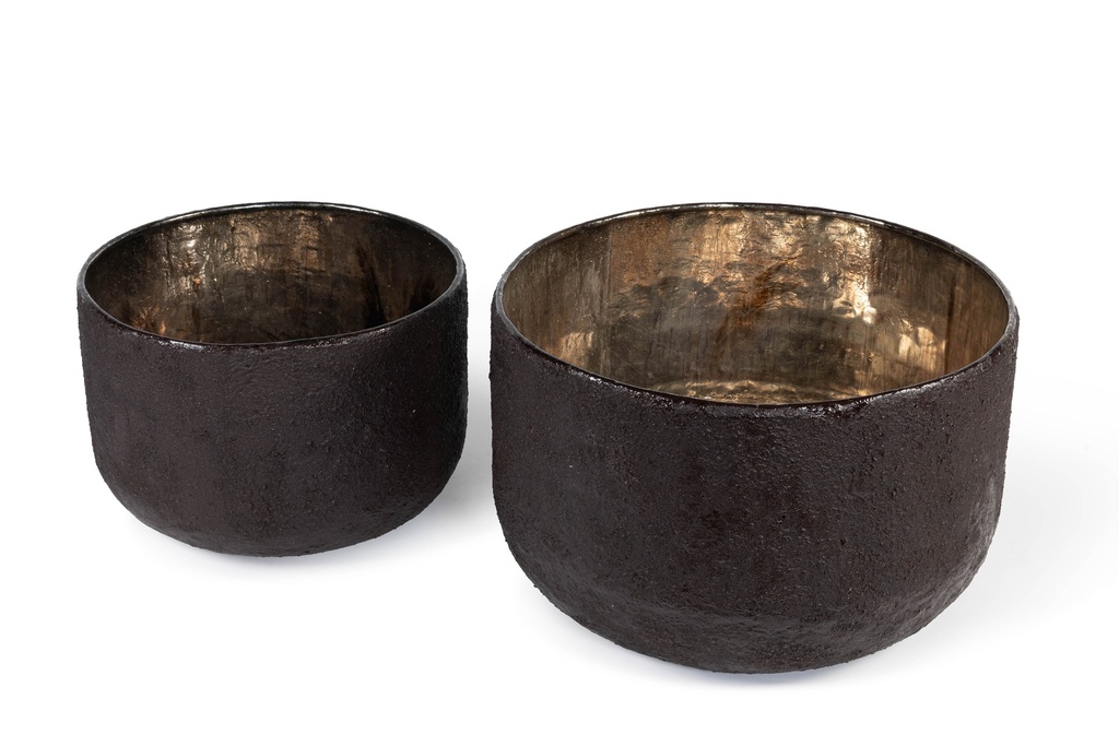 Planter with coal dark brown finish - set of 2 - Ø42 x 29 cm / Ø54 x 33cm - p 1